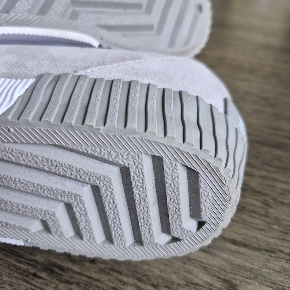Sorel Gray Slip-On Sneakers with Elastic Panels - Picture 9 of 11
